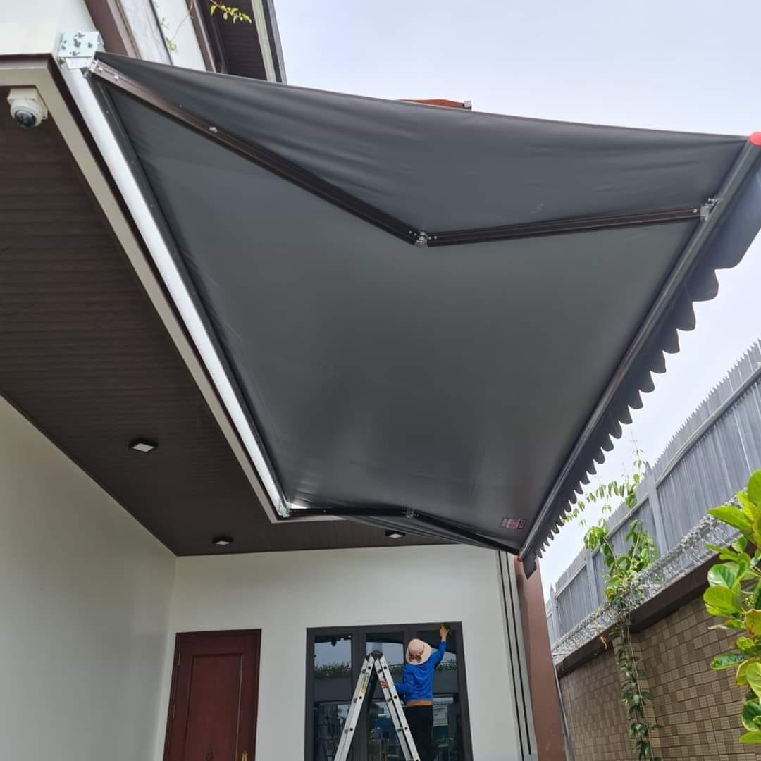 Địa chỉ chuyên lắp đặt mái hiên quay giá rẻ uy tín Hà Nội