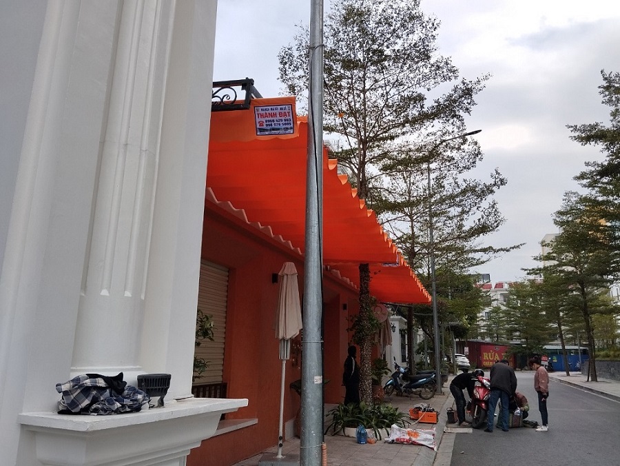 Địa chỉ thiết kế lắp đặt bạt che quán cafe giá rẻ nhất