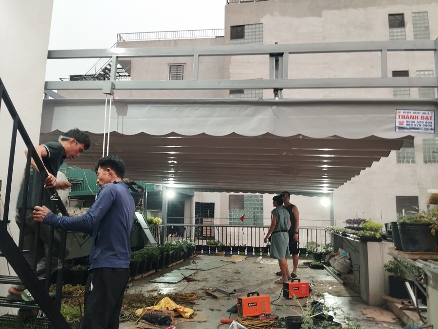 Đơn vị nào thi công mái che di động Hà Nội giá rẻ uy tín