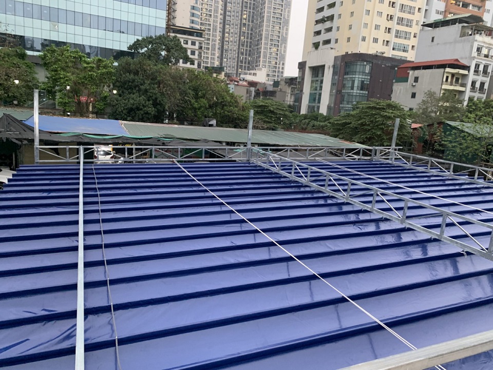 Đơn vị nào thi công mái xếp giá rẻ uy tín Hà Nội 