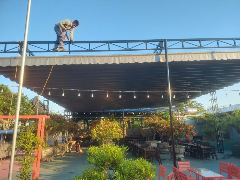 Giá mái xếp kéo lượn sóng trên thị trường hiện nay như thế nào? 5 z4590494162251 031 69dce251d86105b4f59a9a7347931006 768x576 2