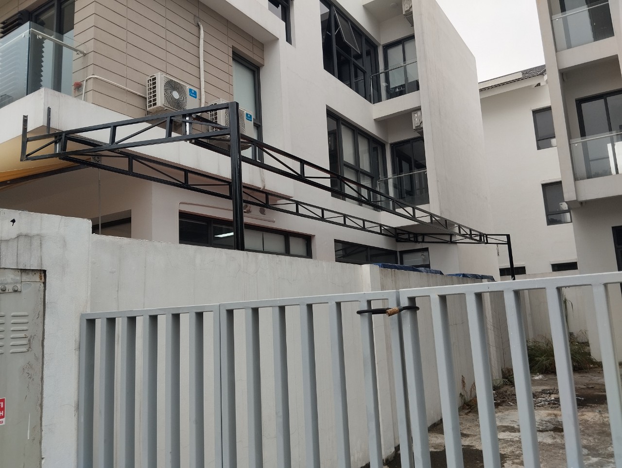 Lựa chọn mái xếp kéo lượn sóng Hà Nội giá rẻ chất lượng