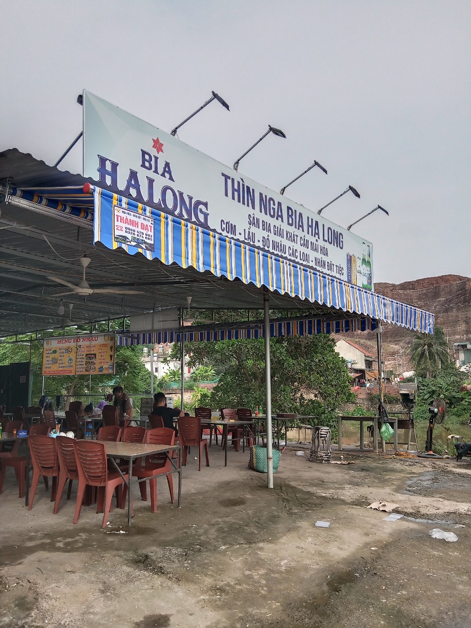 Siêu thị Hoà Phát cung cấp bạt quay mái hiên rẻ nhất Hà Nội