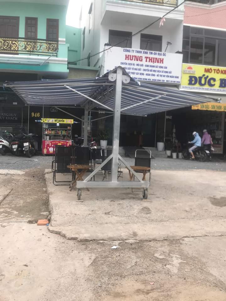 Siêu thị Hoà Phát cung cấp bạt quay mái hiên rẻ nhất Hà Nội