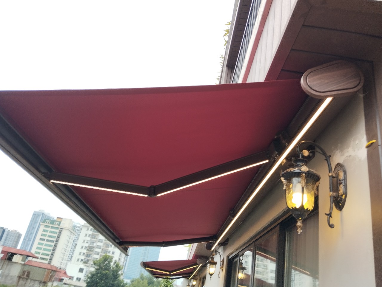 Thi công trọn gói lắp đặt mái bạt xếp lượn sóng mẫu đẹp